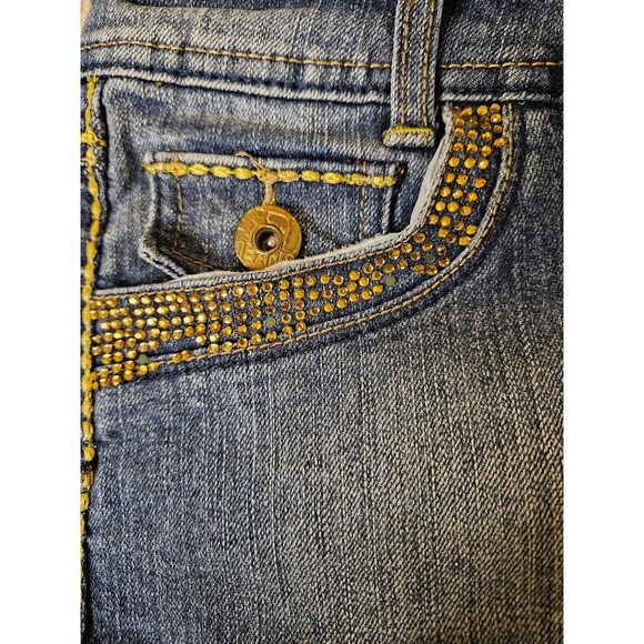 Southpole Denim No 21 Shorts with Gem Emblishments Size 9 - Picture 6 of 9